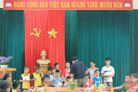 CHI ĐOÀN THANH NIÊN BAN QUẢN LÝ DI TÍCH LỊCH SỬ LAM KINH TỔ CHỨC NGÀY QUỐC TẾ THIẾU NHI 1 THÁNG 6